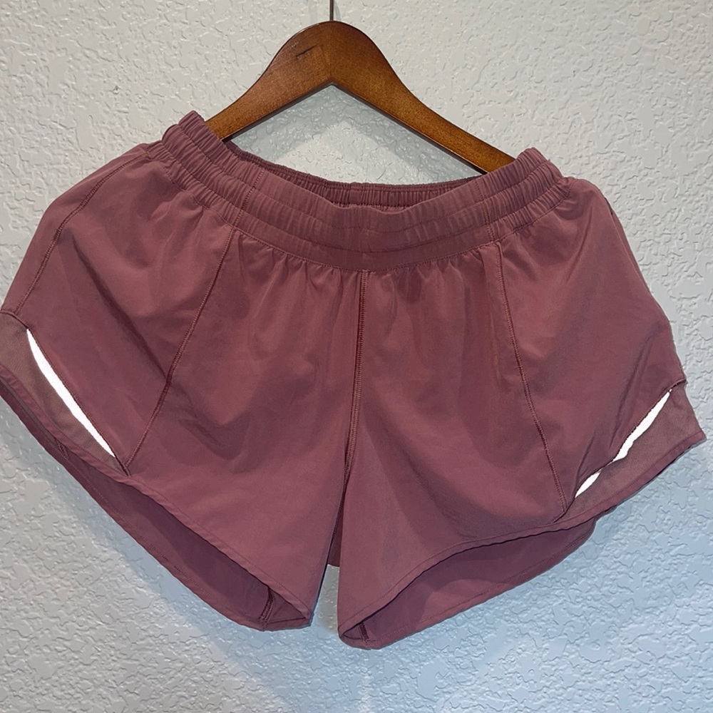 LULULEMON HOTTY HOT 2.5 Tall shorts